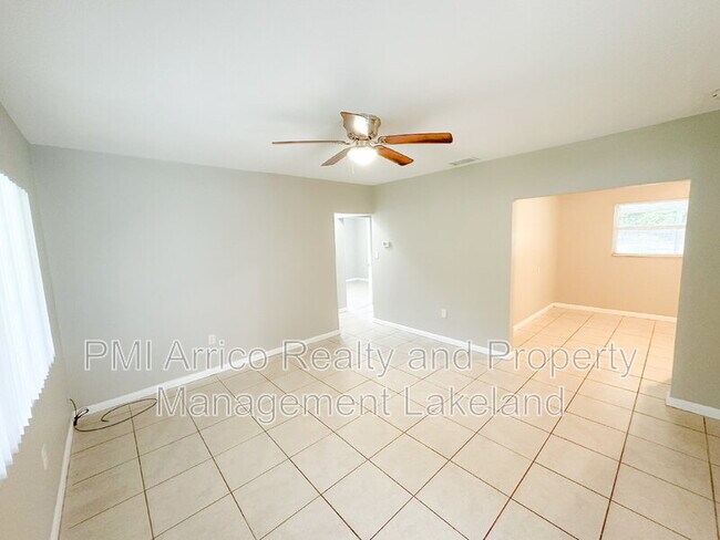 Foto del edificio - 1595 28th St NW