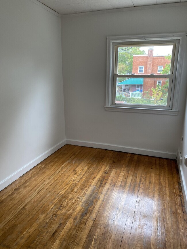 Foto del edificio - 444 Hale Ave