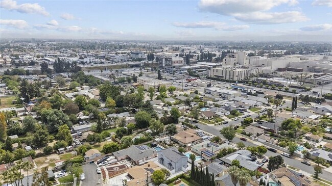 Foto del edificio - 15836 Eccles St