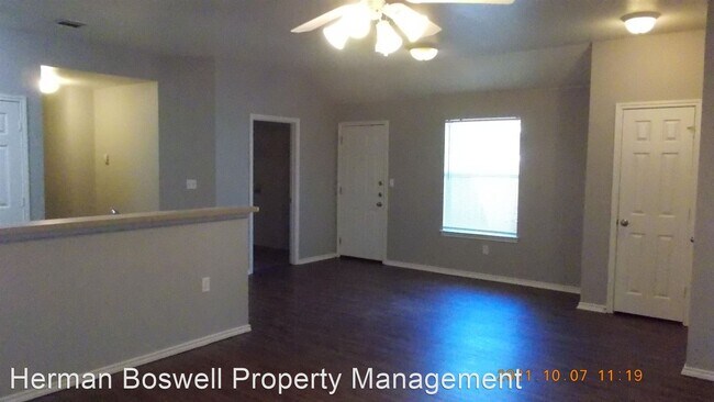 Building Photo - 3 br, 2 bath House - 806 Lost Forest Dr