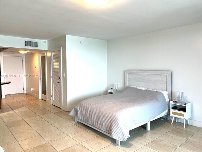 Building Photo - 2301 Collins Ave