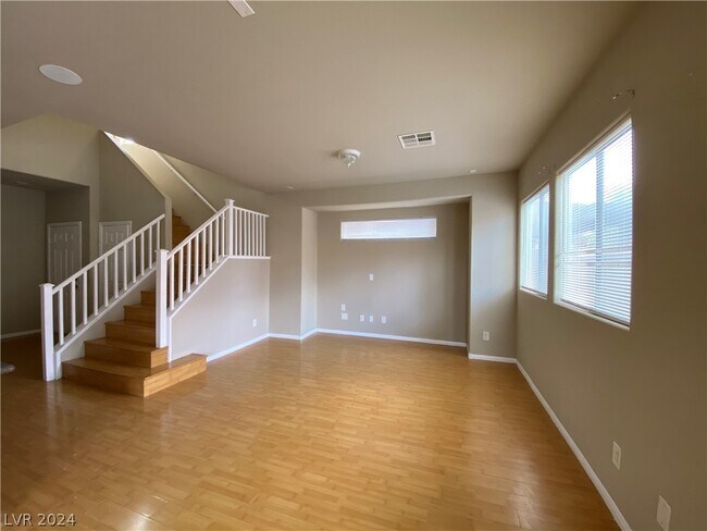 Building Photo - 9258 Weeping Hollow Ave