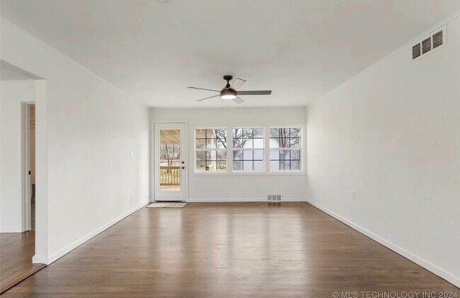 Foto del edificio - 233 N 44th W Ave