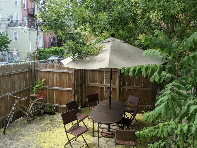 Foto del edificio - 1439 Clifton St NW