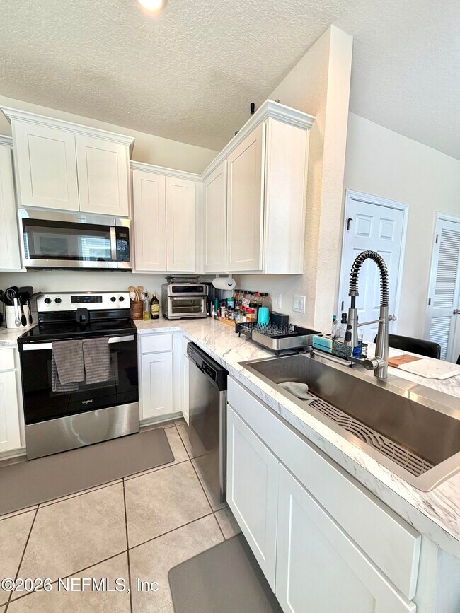 Foto del edificio - 845 Observatory Pkwy