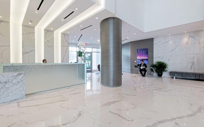Foto del edificio - 17111 Biscayne Blvd