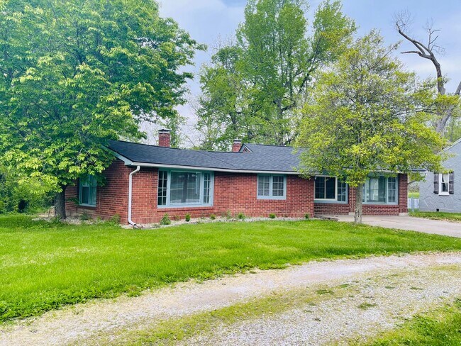 Foto del edificio - Move-In March & Get 50% Off Your First Month! Charming 2-Bed Northside Home!