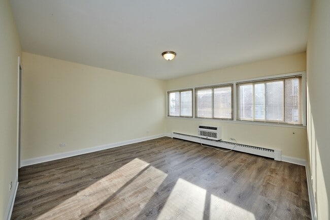 Foto del edificio - 2411 W Fargo Ave