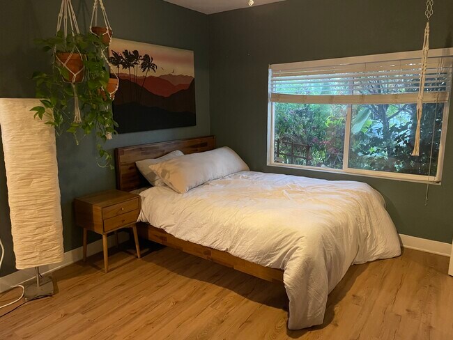 2nd bedroom - 4529 Gilbert Plz