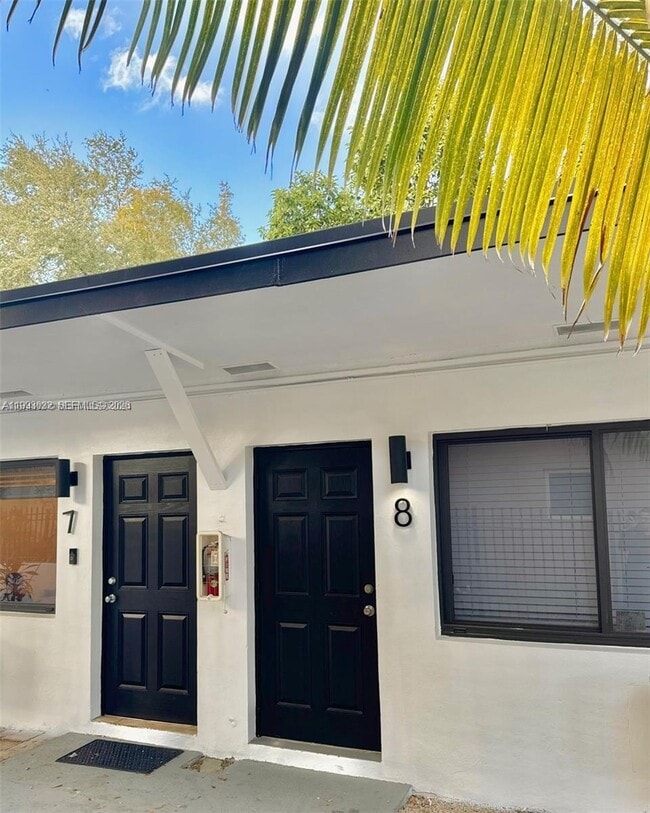 Building Photo - 5545 N Miami Ave