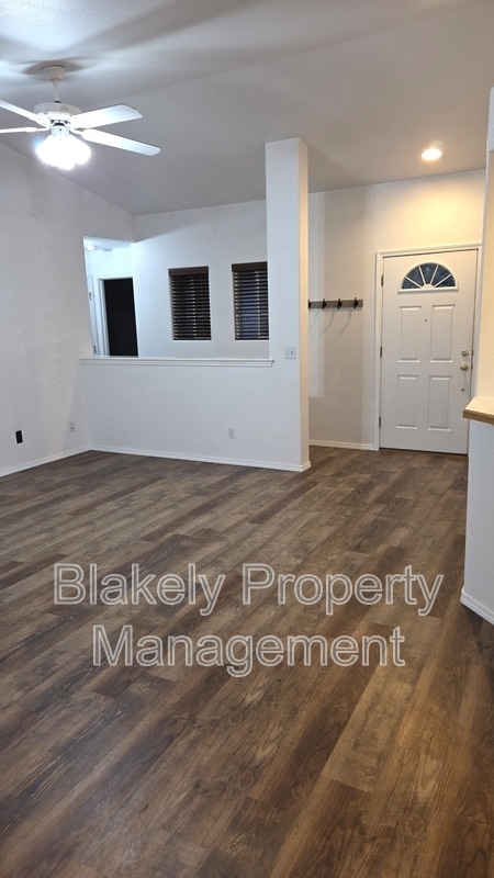 Foto del edificio - 2263 E Clarene St