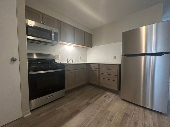 Interior Photo - 300 Shelbourne