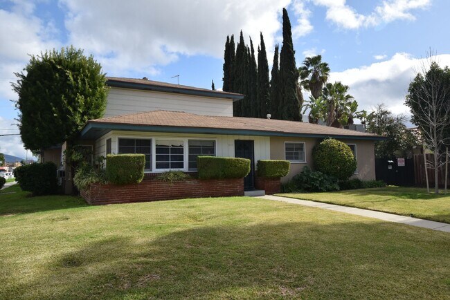 Building Photo - 5654 Camellia Ave