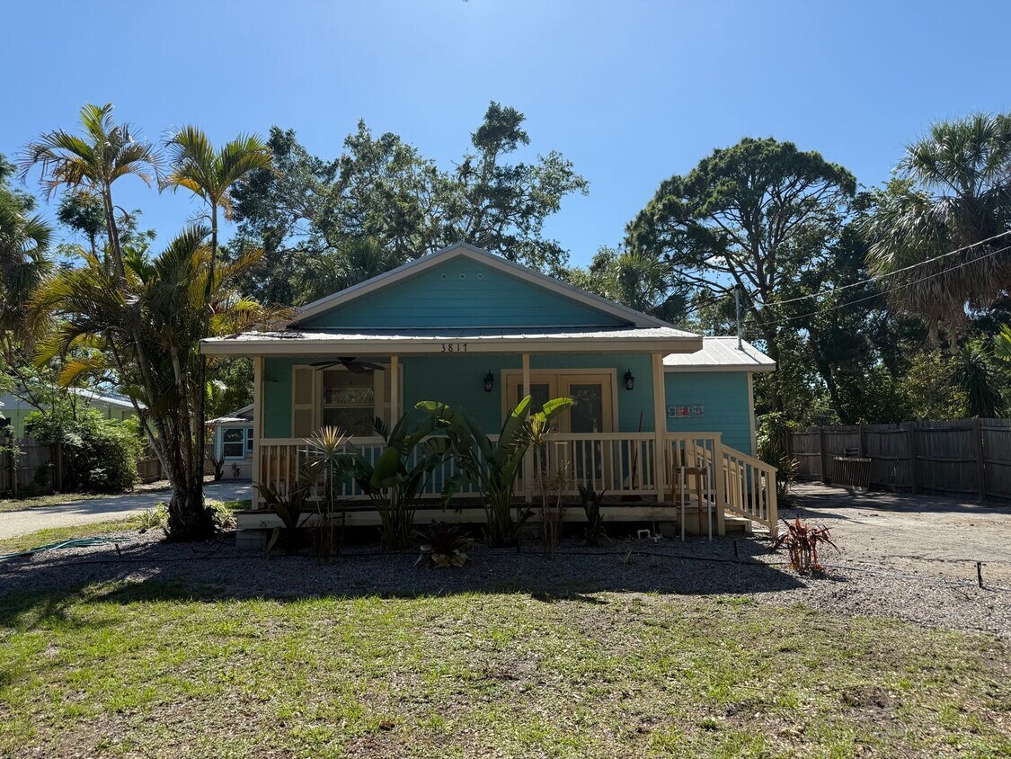Primary Photo - 3/2 Cottage Available! No deposit if quali...