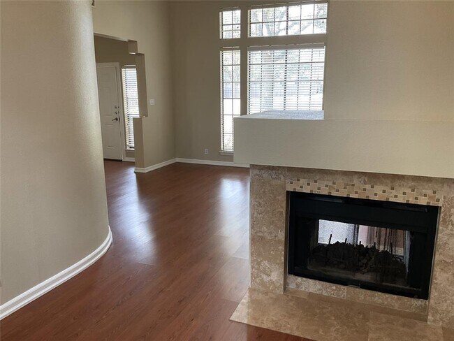 Foto del edificio - 2802 Hummingbird Cir