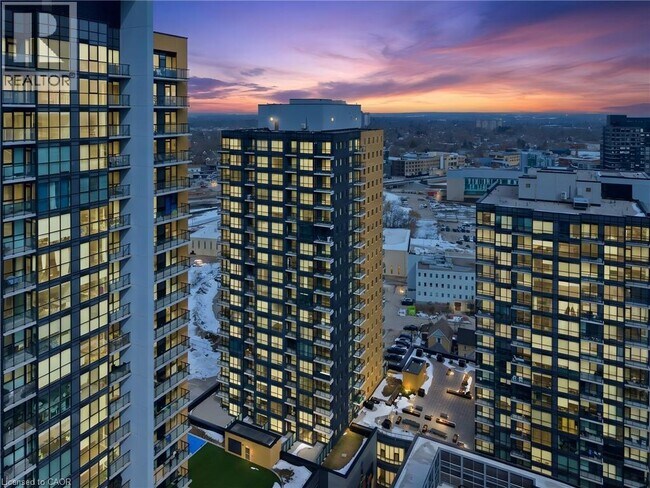 Building Photo - 104 Garment St