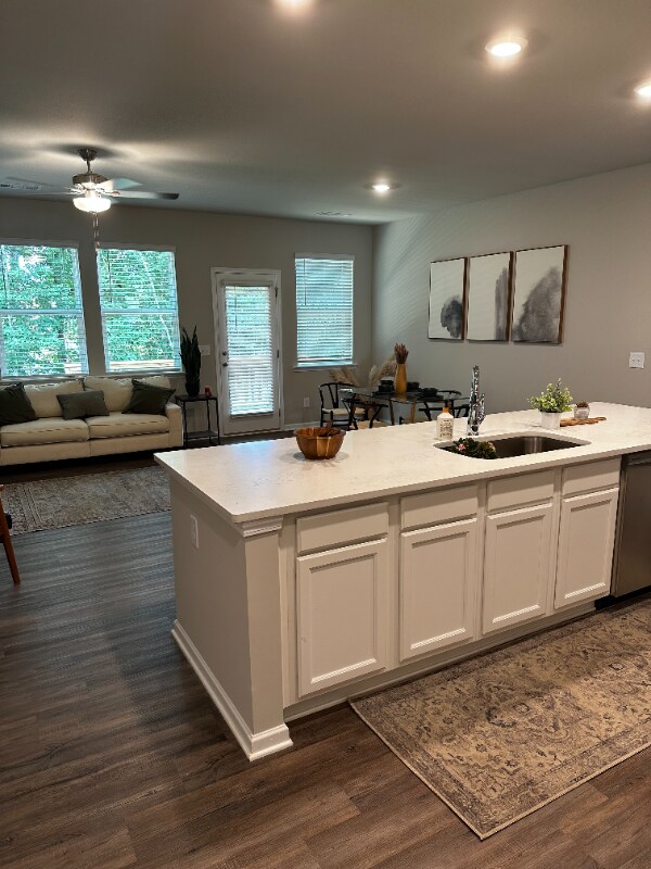 Building Photo - 300 Whitetail Cir