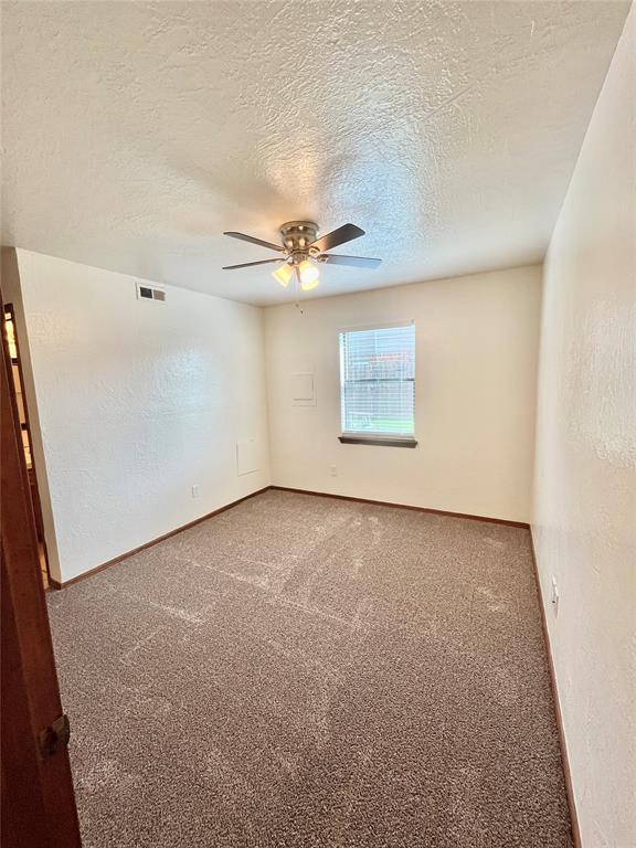 Foto del edificio - 1901 E Lindsey St