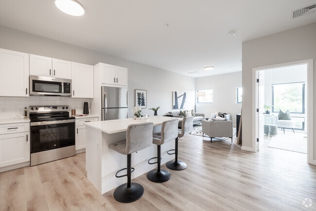 Interior Photo - Briggs Crossing