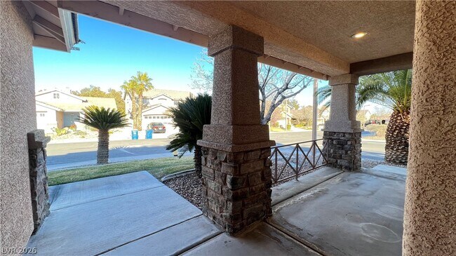 Foto del edificio - 10121 Oakmoor Pl