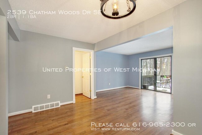 Foto del edificio - 2539 Chatham Woods Dr SE