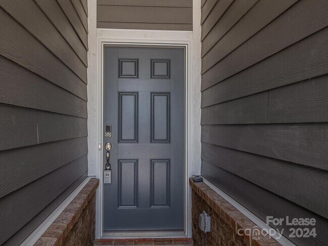 Foto del edificio - 3506 Auburn Curb Rd