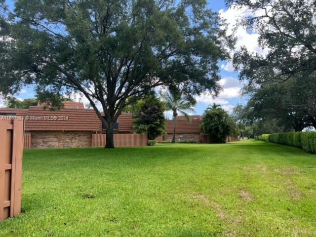 Foto del edificio - 2532 Camelot Ct
