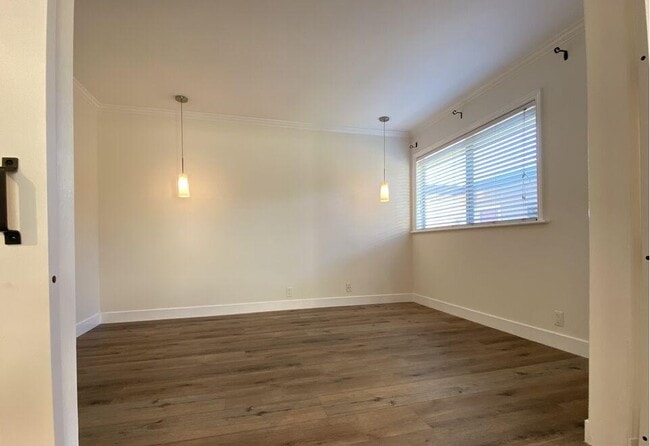 Building Photo - 970 Palm Ave