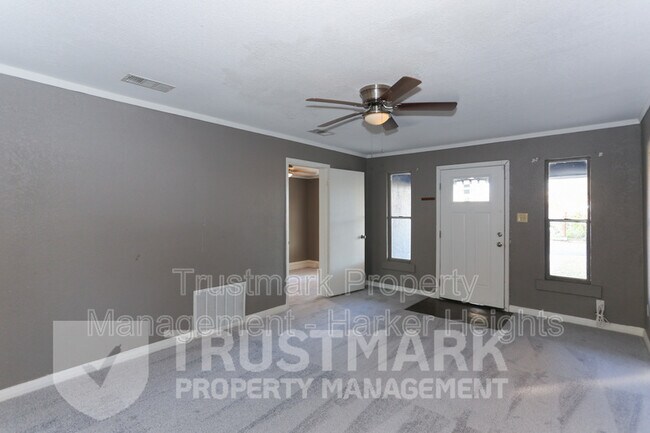 Building Photo - 204 W Anderson Ave