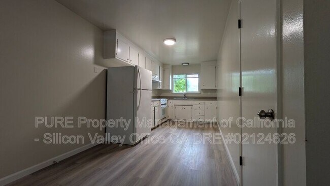 Foto del edificio - 1792 Halterman Ave