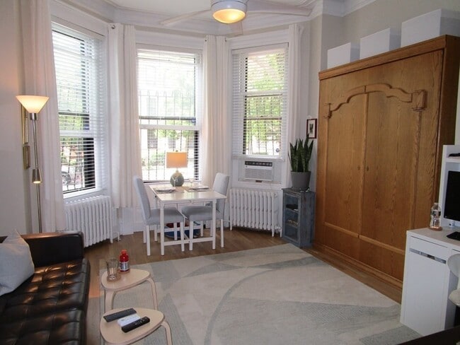 Building Photo - 334 Marlborough St