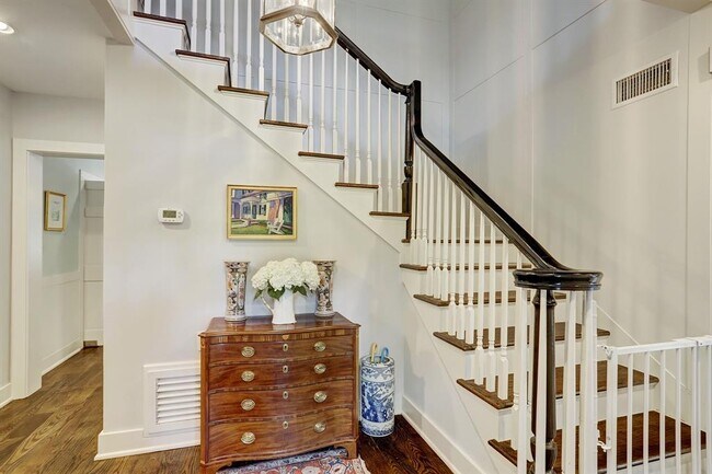 Building Photo - 3730 Del Monte Dr
