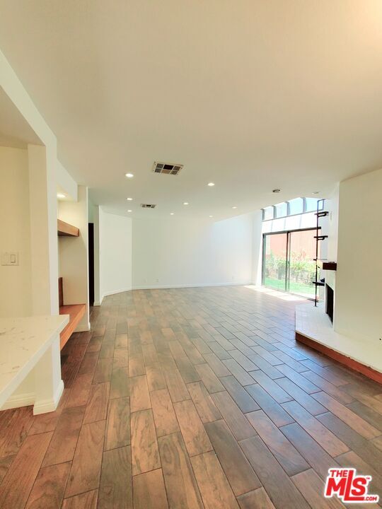 Foto del edificio - 10738 National Blvd