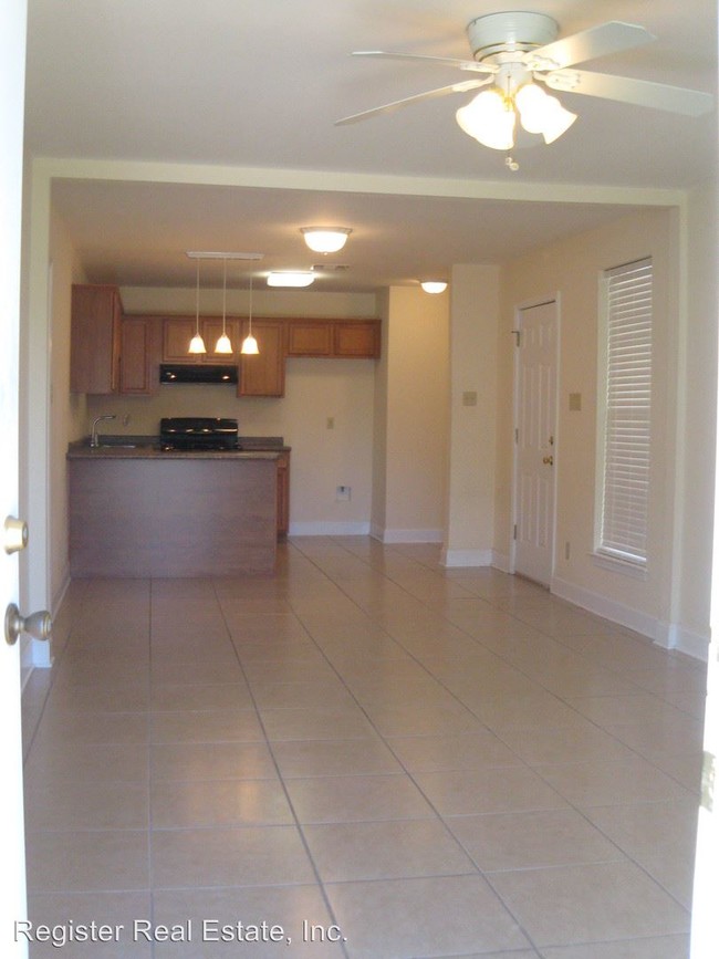 Building Photo - 6054 Fleur De Lis Dr