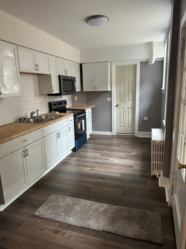 Building Photo - Beautiful Lancaster City 3 BR For Rent