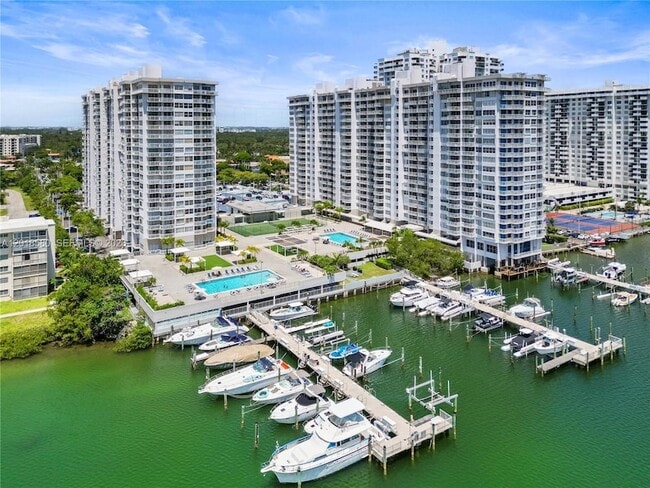 Foto del edificio - 18011 Biscayne Blvd