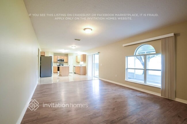 Building Photo - 16536 Corner Lake Dr