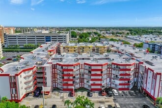 Building Photo - 1750 W 46th St