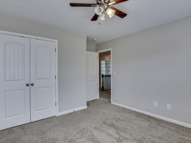 Building Photo - 5 Bedroom 3 Bath In Evans!