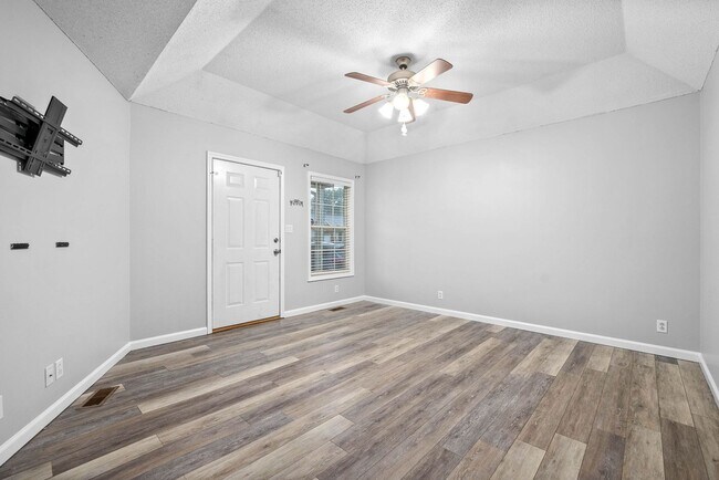 Building Photo - 2496 Rafiki Dr