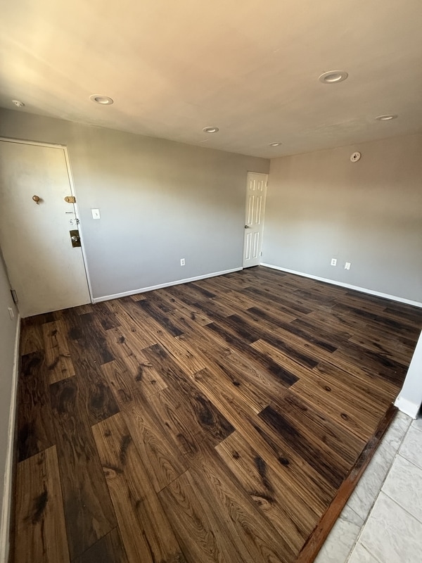 Building Photo - 4134 Longshore Ave