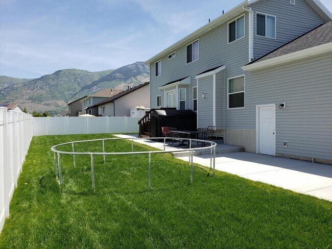 Building Photo - 42 E 1825 N