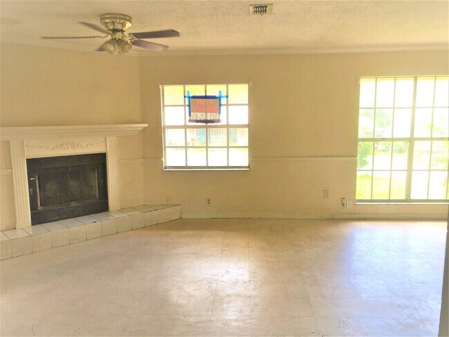 Foto del edificio - Charming 4BR/1BA Dade City Home