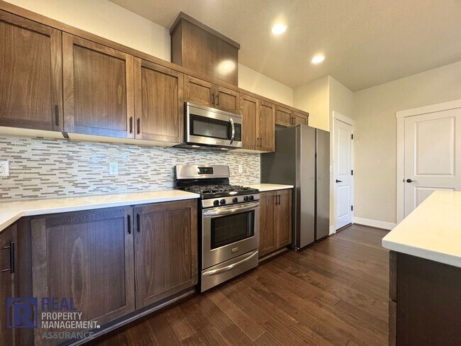 Building Photo - 28857 SW Geneva Loop