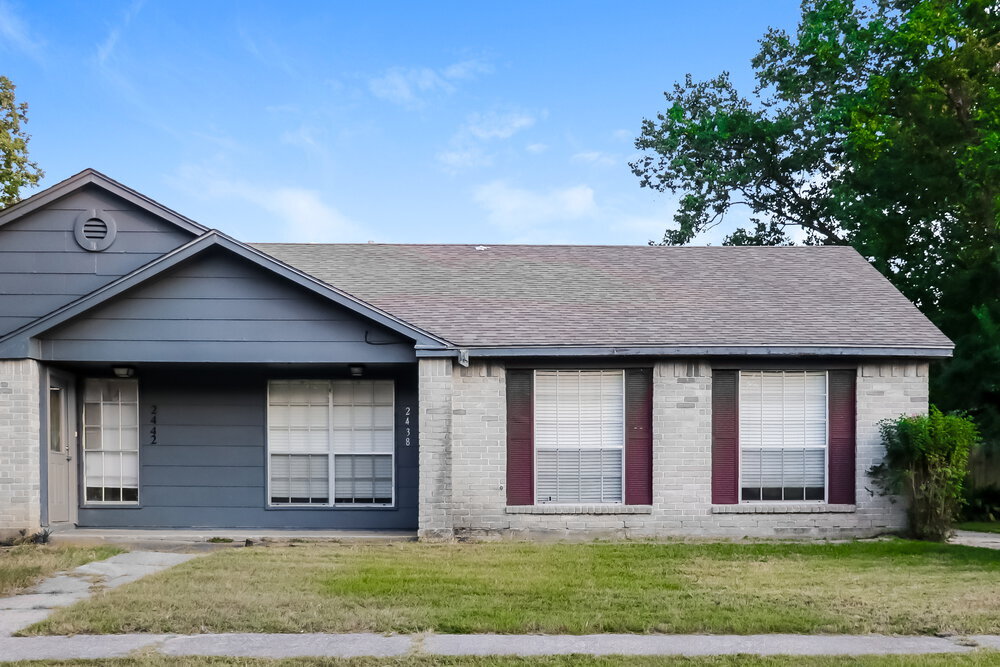 Foto principal - 2438 Autumn Springs Ln