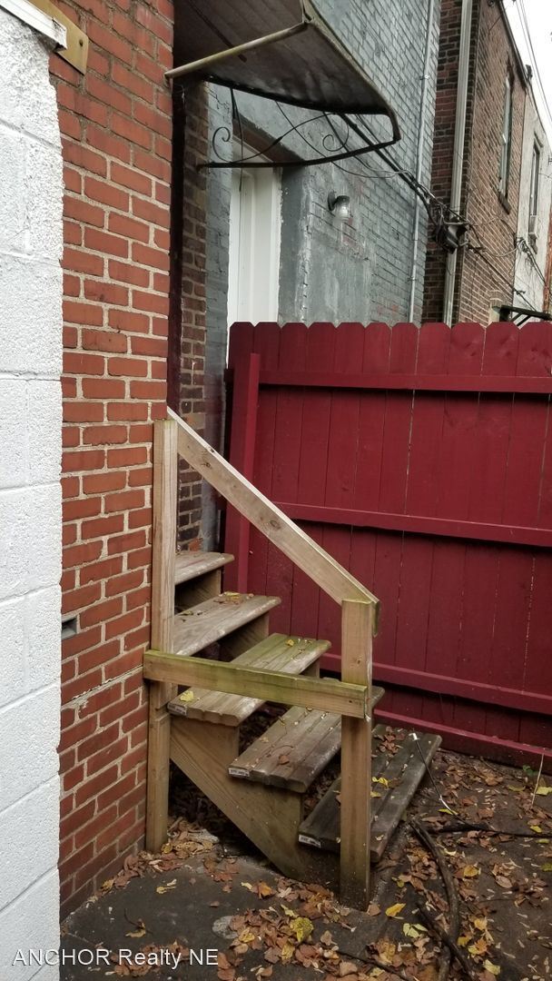 Building Photo - 3 br, 1 bath House - 6157 Yocum St.