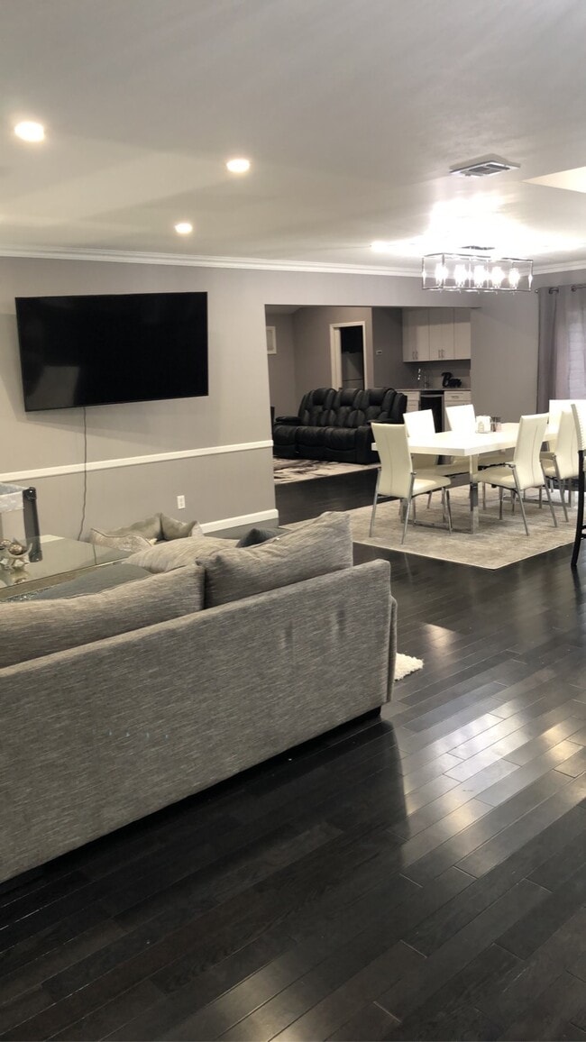 4 Tower Pl, Smithtown, NY 11787 House Rental in Smithtown, NY