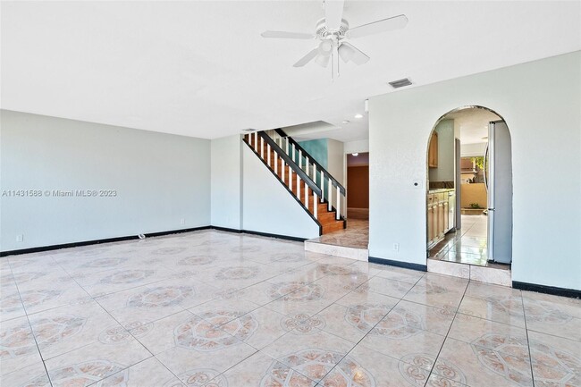 Building Photo - 833 NW 82nd Ave
