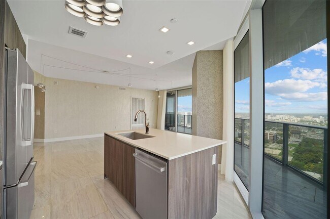 Foto del edificio - 488 NE 18th St
