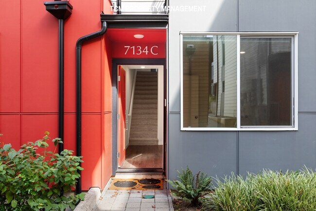 Foto del edificio - 7134C Beacon Ave S